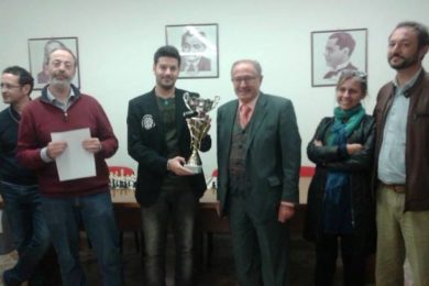Il neo Presidente Finocchiaro e il Presidente Merendino premiano Michel Bifulco.